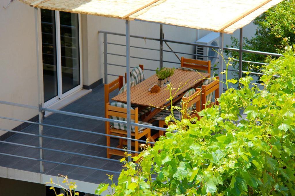 Apartments Zambarlin คอมีชา ภายนอก รูปภาพ