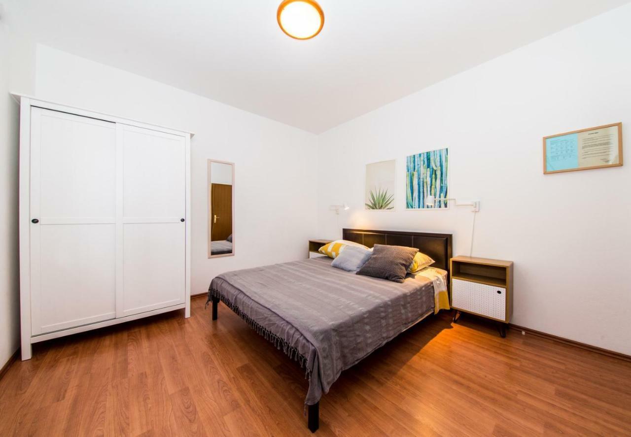 Apartments Zambarlin คอมีชา ภายนอก รูปภาพ